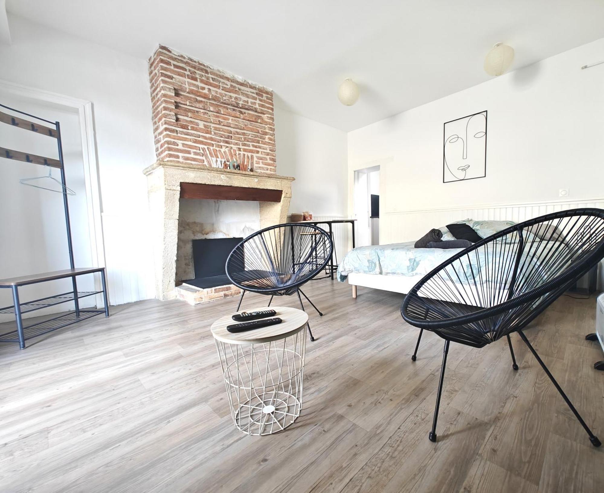 Studio Entier Proche Des Commerces - 1 A 2 Pers - Langon  Buitenkant foto