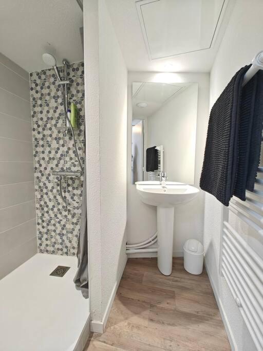 Studio Entier Proche Des Commerces - 1 A 2 Pers - Langon  Buitenkant foto